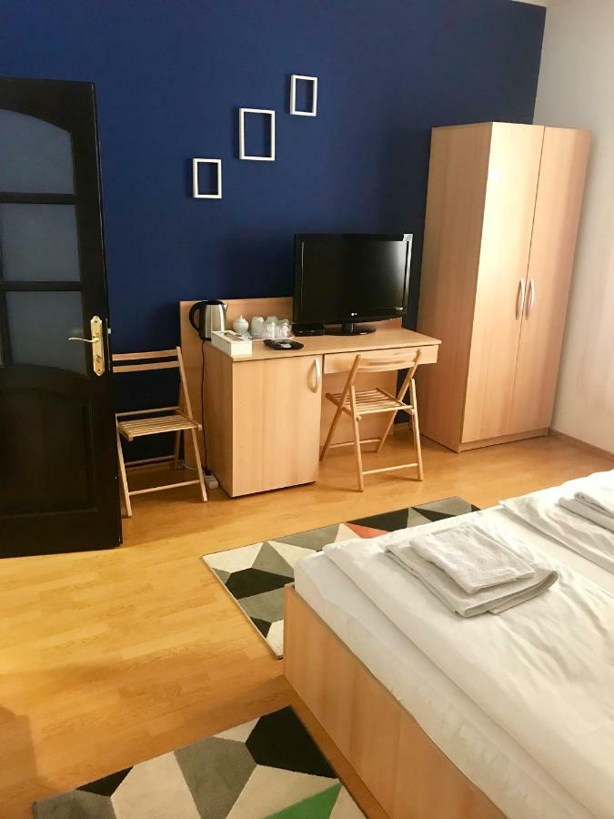 Cristi'S Rooms - Pensiune 오라데아 외부 사진